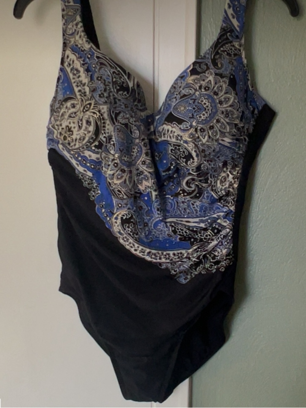 Miraclesuit One Pc Swimsuit US14 Black Blue Gold Paisley Ruched Side Slimming EC